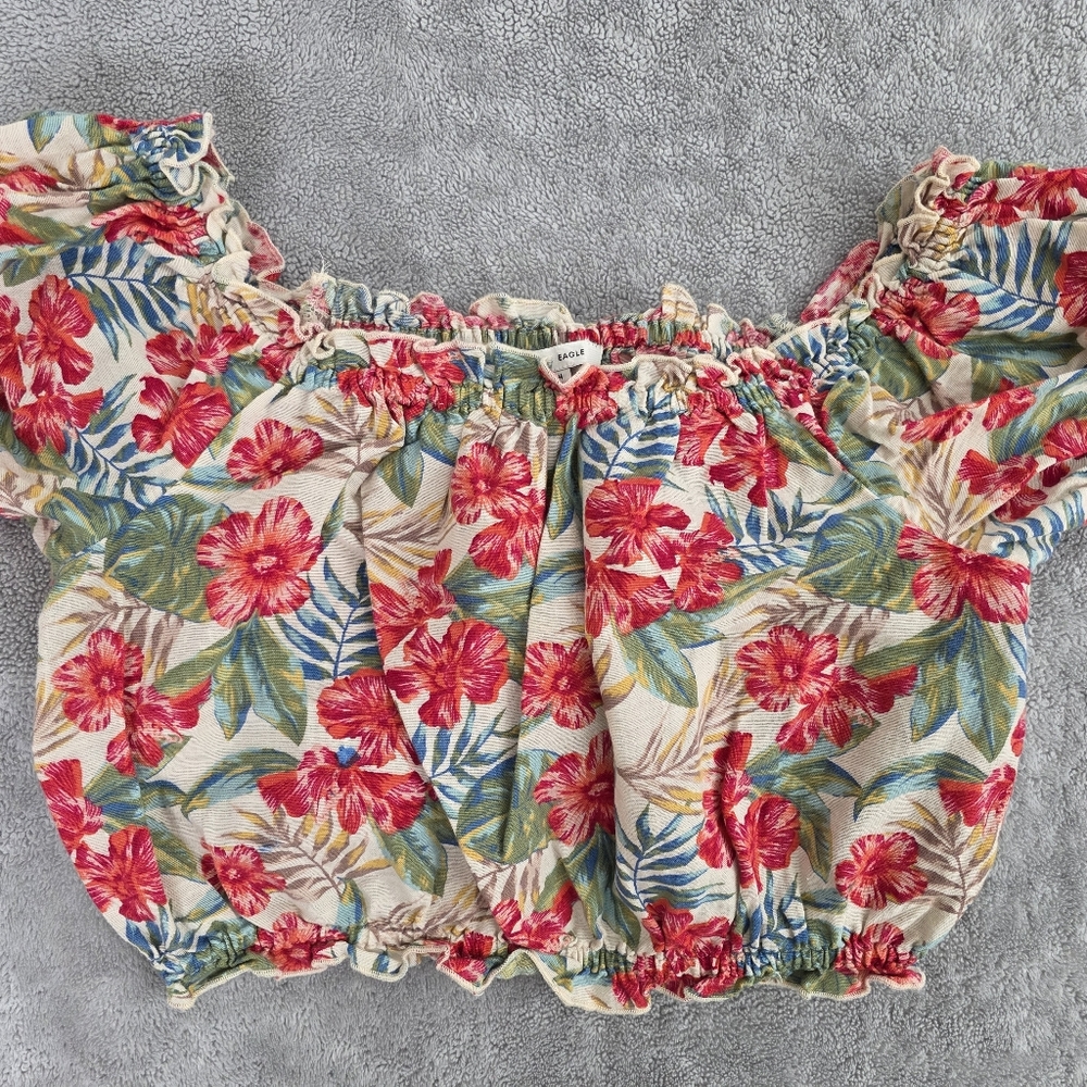 Womans Size Small American Eagle  Floral Ruffle Crop Top - Red and Green